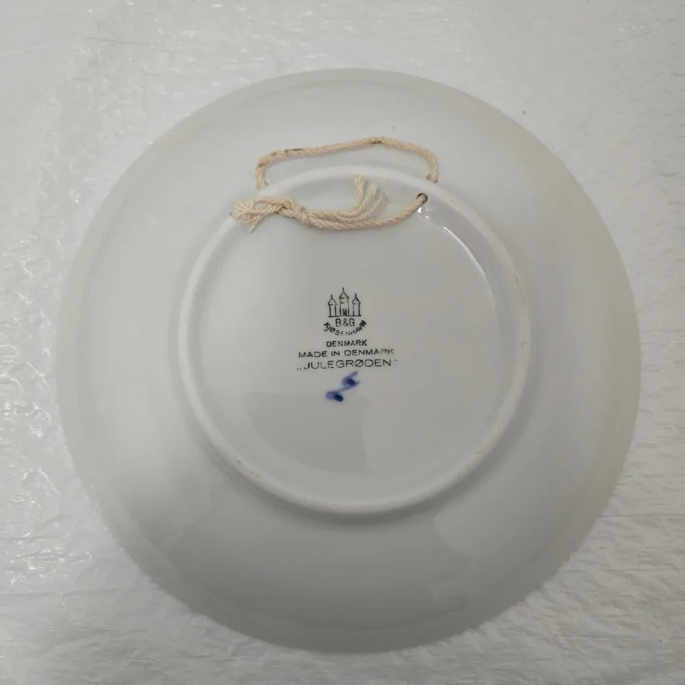 Bing & Grondahl B&G 1963 Christmas Plate Jule Aften Julegroden Danish Blue White